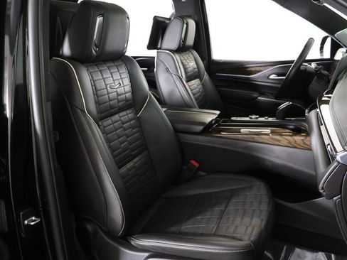 Used 2023 Cadillac Escalade ESV Sport Platinum w/ LPO, ONYX Package image 44