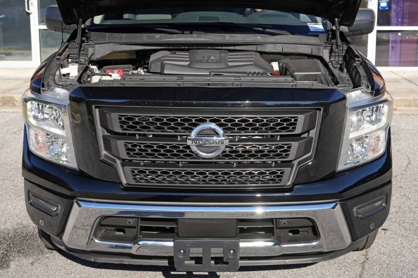 Used 2021 Nissan Titan SV w/ SV Convenience Package RWD image 7