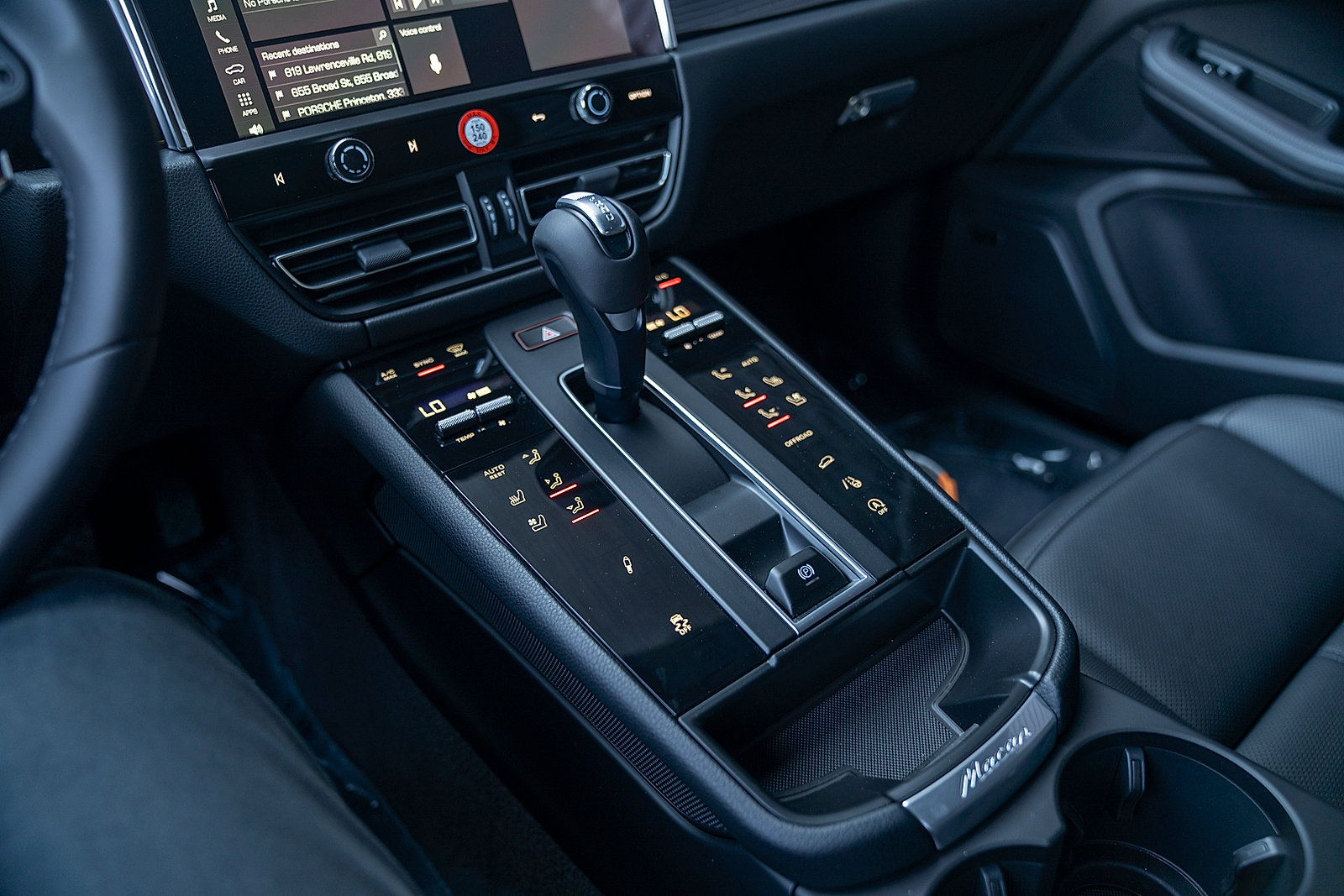 Certified 2026 Porsche Macan T AWD/4WD image 14