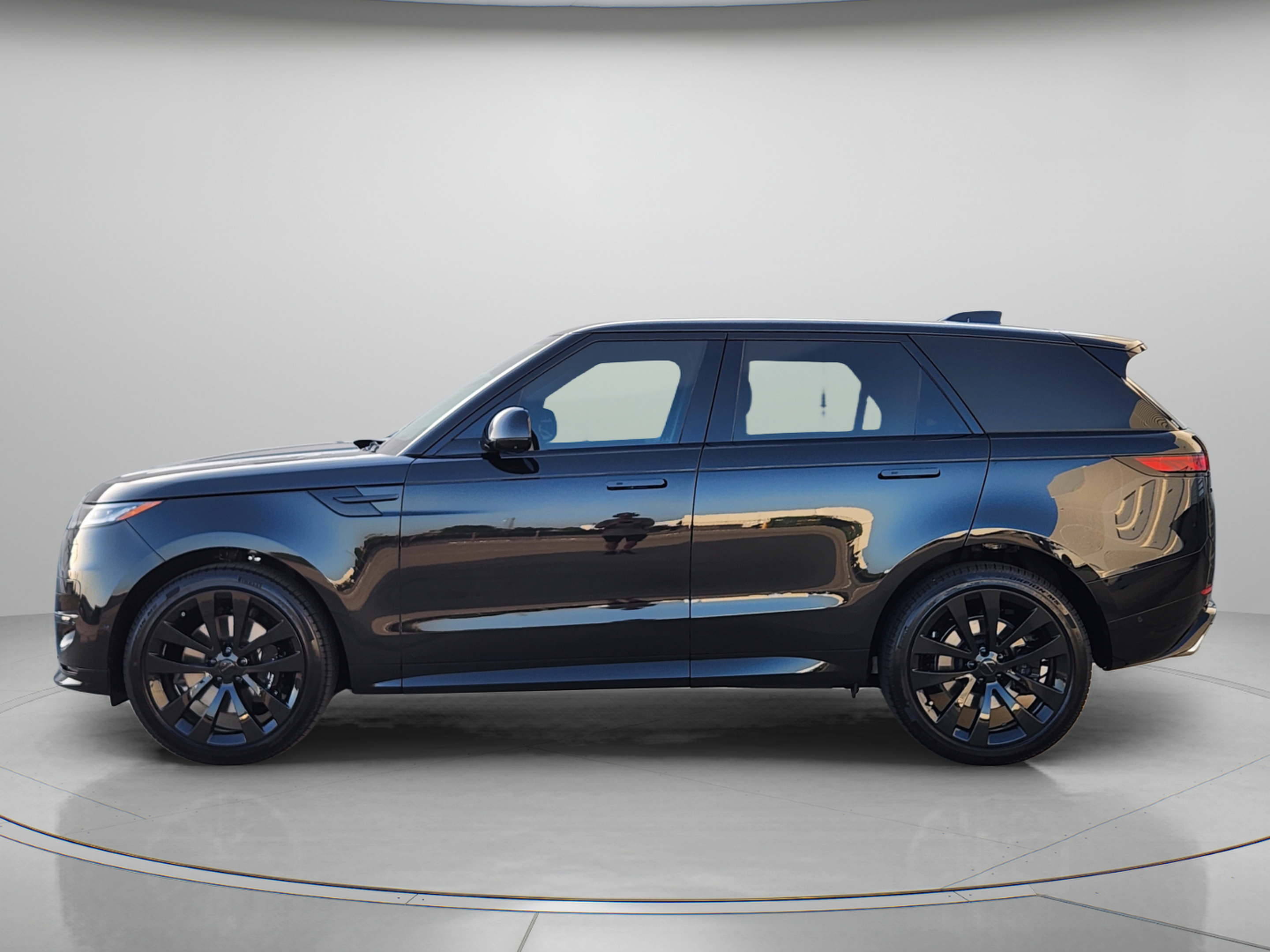 New 2026 Land Rover Range Rover Sport Dynamic SE AWD/4WD image 2