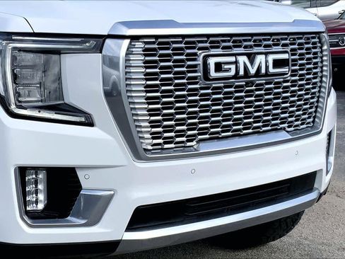 Used 2021 GMC Yukon Denali w/ Denali Premium Package image 29