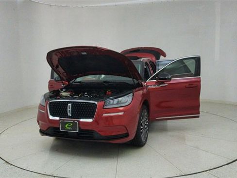 Used 2022 Lincoln Corsair Standard w/ Premium Package image 72