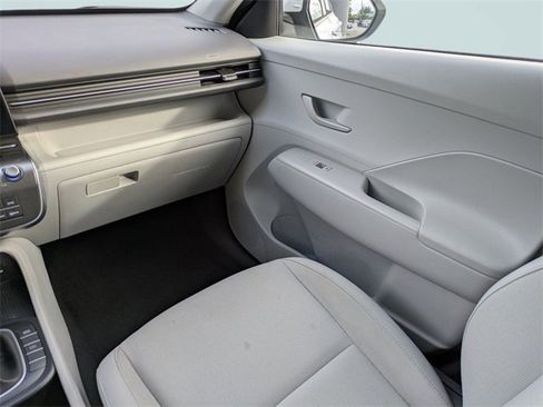 Used 2024 Hyundai Kona SEL image 18