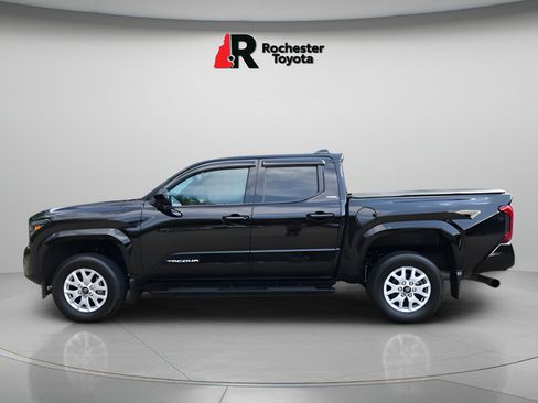 Certified 2025 Toyota Tacoma SR5 AWD/4WD image 4