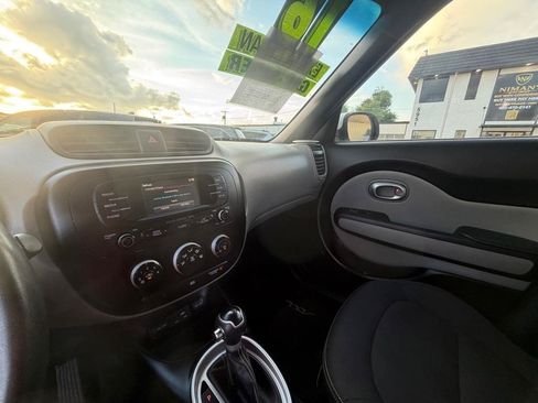 Used 2016 Kia Soul + FWD image 34