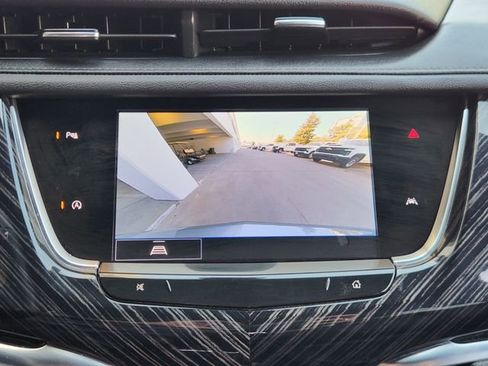 Used 2025 Cadillac XT6 Premium Luxury image 15