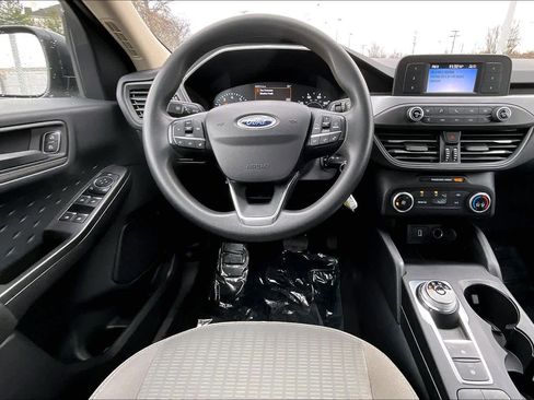 Used 2020 Ford Escape S image 5