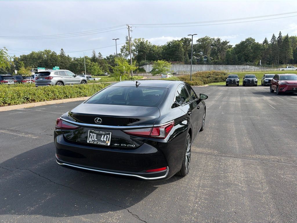 Used 2024 Lexus ES 250 w/ Premium Package AWD/4WD image 25