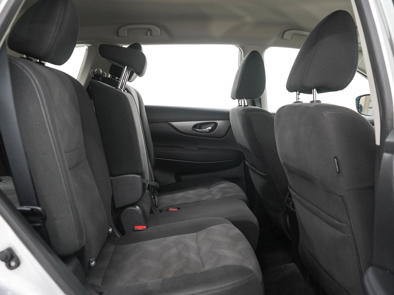 Used 2016 Nissan Rogue S AWD/4WD image 13