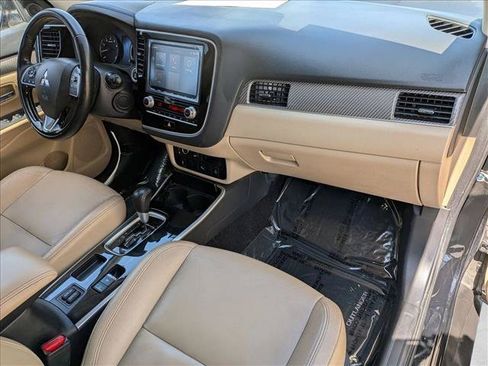 Used 2020 Mitsubishi Outlander SE FWD image 22
