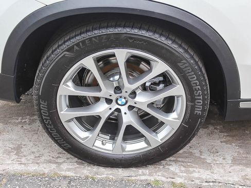 Certified 2023 BMW X5 sDrive40i w/ Premium Package RWD image 8