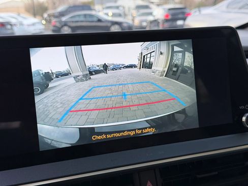 Used 2023 Toyota Prius XLE FWD image 35