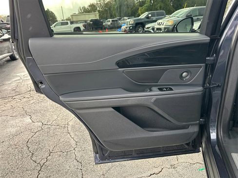 Used 2024 Lincoln Nautilus Reserve w/ Equipment Group 202A image 22