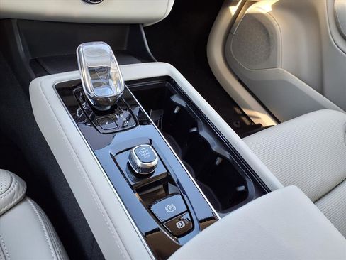 New 2026 Volvo XC90 B6 Ultra image 14