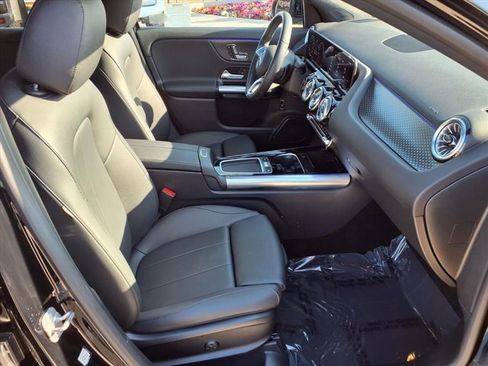 Used 2025 Mercedes-Benz GLA 250 4MATIC image 15