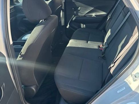 Used 2025 Hyundai Kona SE FWD image 11
