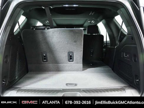 Used 2023 GMC Yukon SLT w/ SLT Premium Package image 28