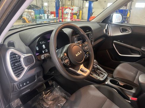 Used 2025 Kia Soul LX w/ LX Technology Package image 33