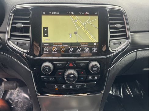 Used 2021 Jeep Grand Cherokee Limited AWD/4WD image 16