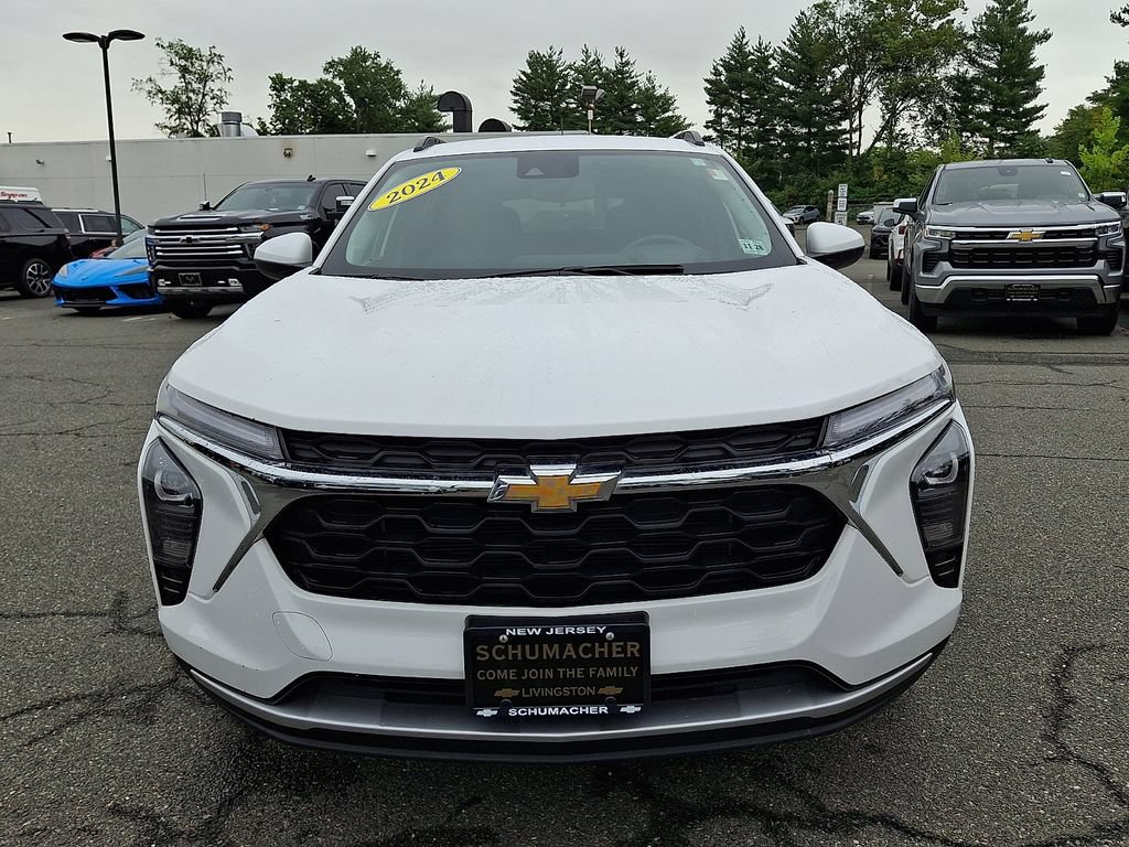 Certified 2024 Chevrolet Trax LT w/ Driver Confidence Package FWD image 2