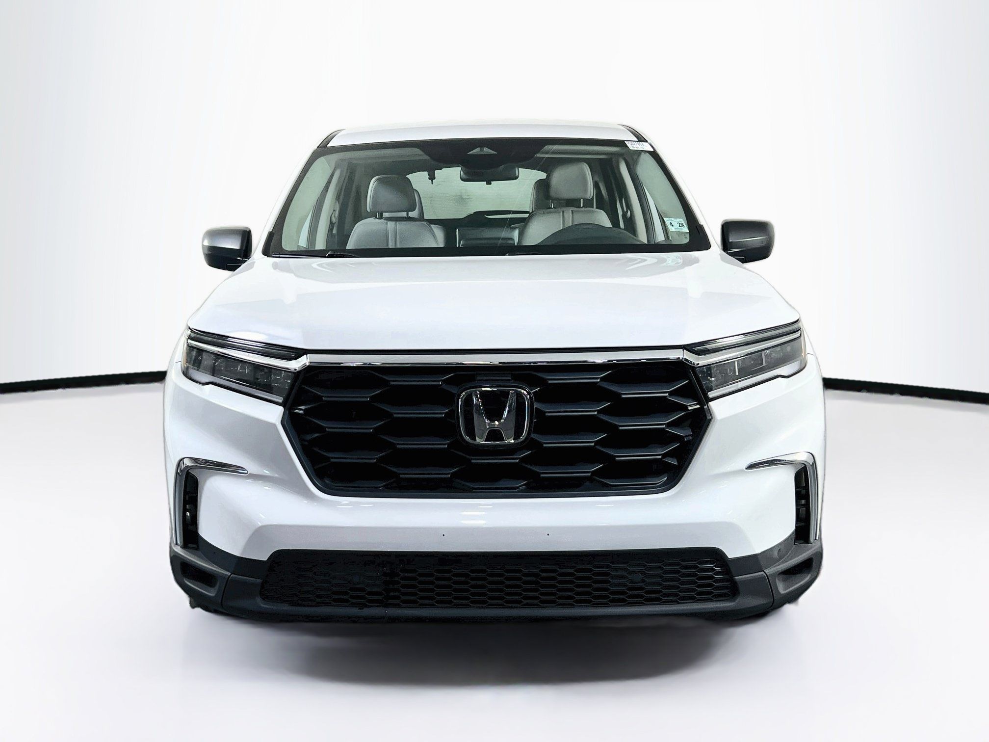 Used 2023 Honda Pilot LX image 2