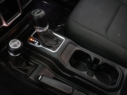 Used 2022 Jeep Wrangler Unlimited Willys image 44