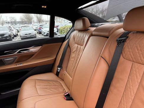 Used 2022 BMW 745e xDrive w/ M Sport Package image 32