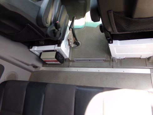 Used 2014 Mercedes-Benz Sprinter 2500 image 23