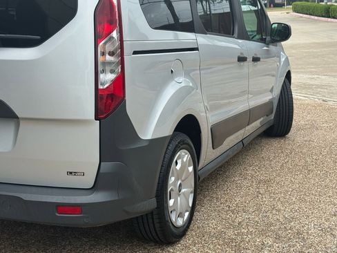 Used 2017 Ford Transit Connect XL image 4