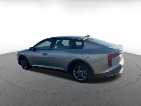 Used 2025 Kia K4 LXS image 9