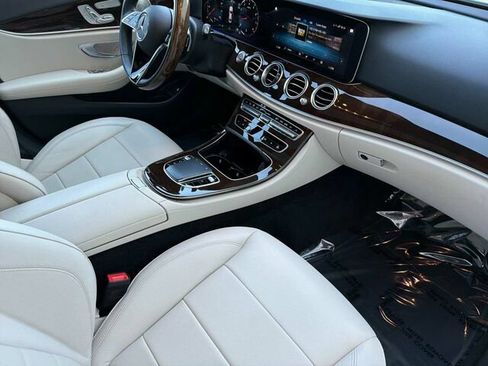 Certified 2022 Mercedes-Benz E 350 4MATIC Sedan image 19