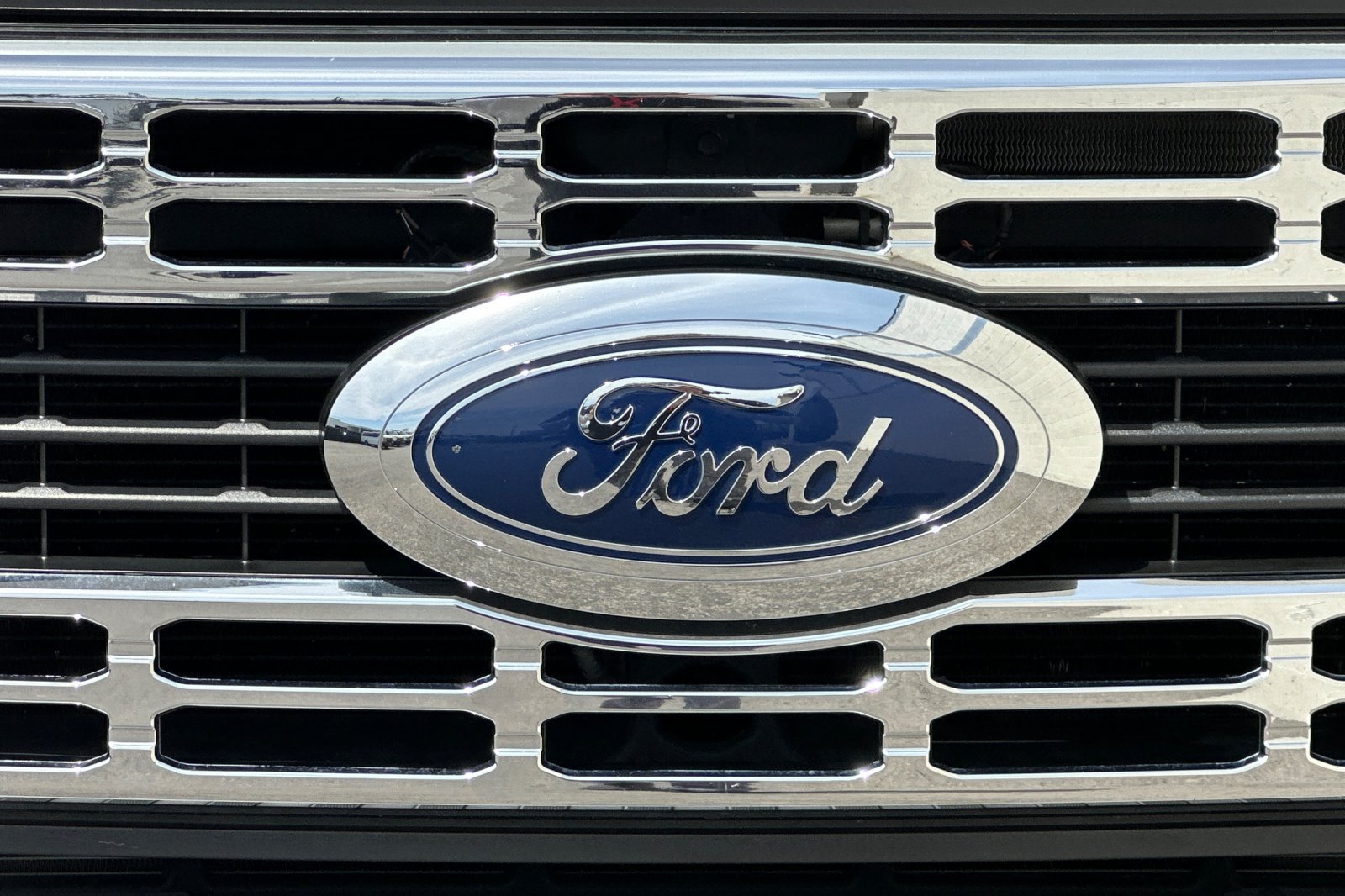 Used 2024 Ford F250 XLT w/ FX4 Off-Road Package AWD/4WD image 36