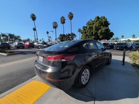 Used 2017 Hyundai Elantra SE FWD image 22