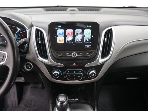 Used 2018 Chevrolet Equinox Premier FWD image 19