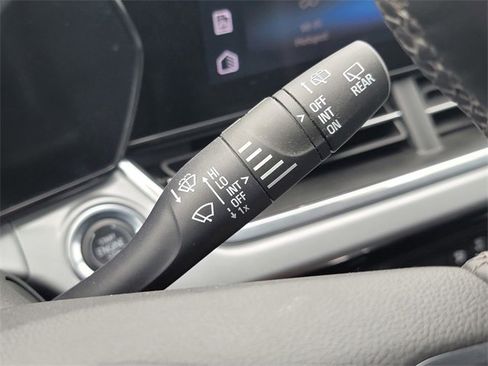 Certified 2024 Chevrolet Trax LT w/ Driver Confidence Package image 35