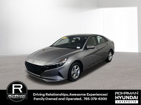 Used 2023 Hyundai Elantra SE w/ Preferred Accessory Package image 1