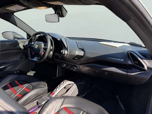 Used 2018 Ferrari 488 GTB image 43