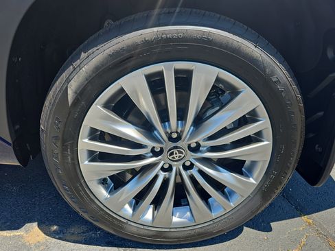 New 2026 Toyota Highlander Platinum AWD/4WD image 32