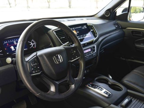 Used 2022 Honda Passport TrailSport image 16