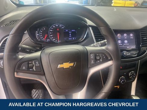 Used 2020 Chevrolet Trax LT w/ LT Convenience Package FWD image 15