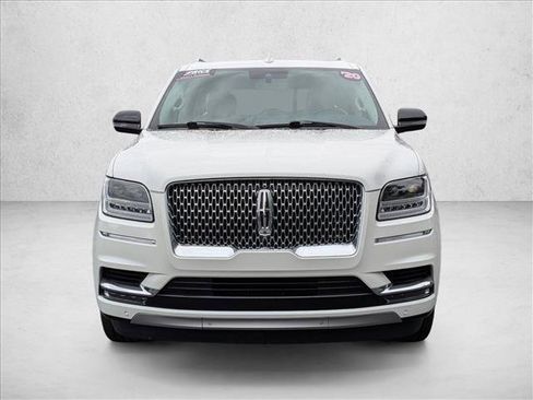 Used 2020 Lincoln Navigator Reserve image 2