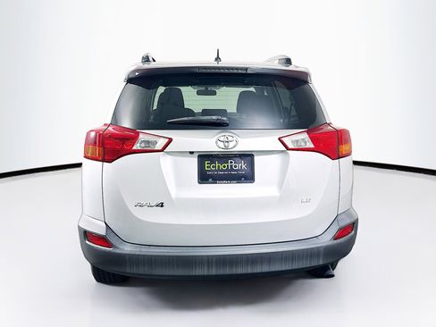 Used 2015 Toyota RAV4 LE FWD image 7