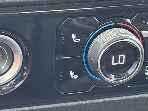 Used 2023 Chevrolet Silverado 1500 LT image 22