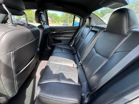 Used 2012 Chrysler 200 Limited FWD image 10