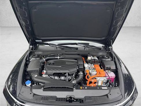 Certified 2025 Hyundai Sonata Limited FWD image 17