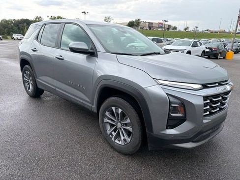 Used 2026 Chevrolet Equinox LT AWD/4WD image 9