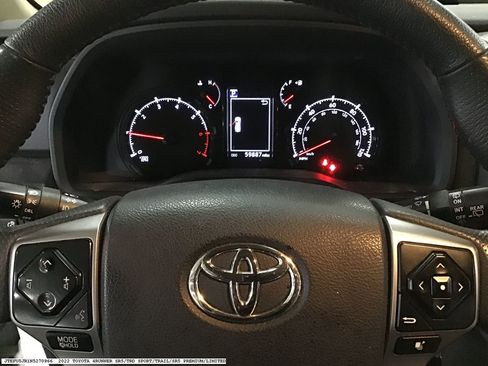 Used 2022 Toyota 4Runner SR5 Premium w/ Moonroof Package RWD image 14