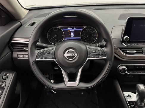 Used 2024 Nissan Altima 2.5 SV image 26