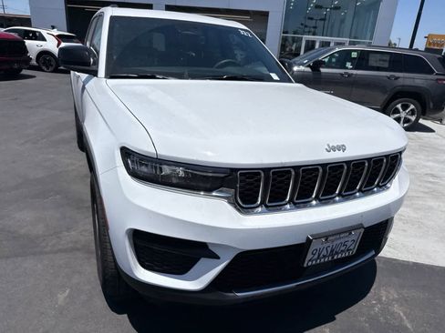 Used 2025 Jeep Grand Cherokee Laredo X RWD image 7