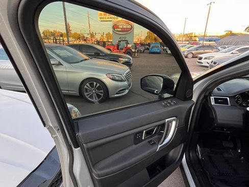 Used 2019 Land Rover Discovery Sport HSE AWD/4WD image 10